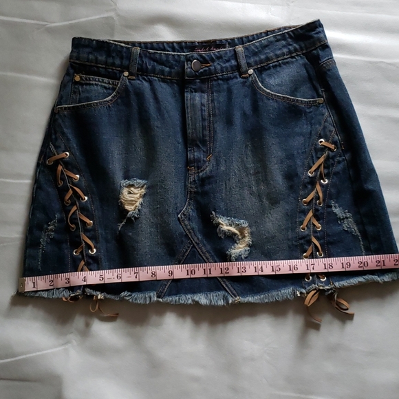Isabel Hayley Denim Distressed Raw Hem Mini Skirt - Picture 14 of 15